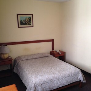 Room - Hotel Regency (Lima)