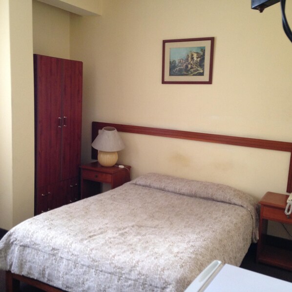 Room - Hotel Regency (Lima)
