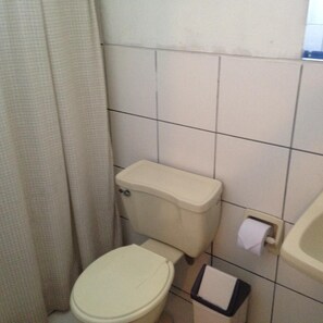 Bathroom - Hotel Regency (Lima)