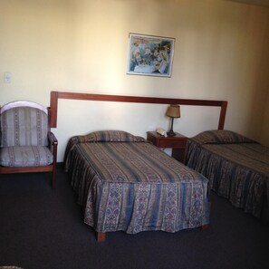 Room - Hotel Regency (Lima)