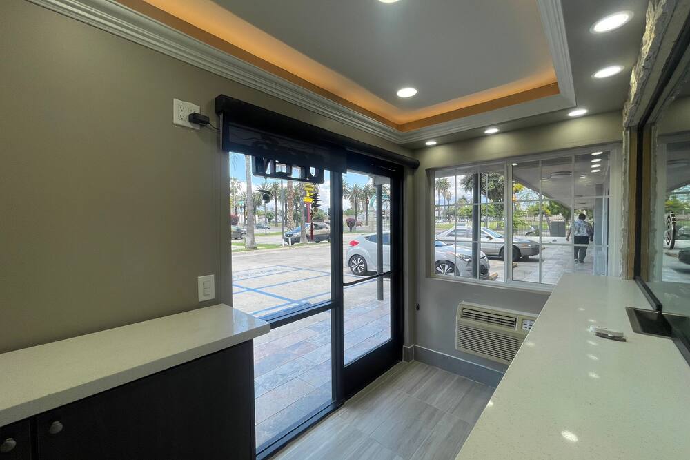 SimpleStay Suites - San Bernardino