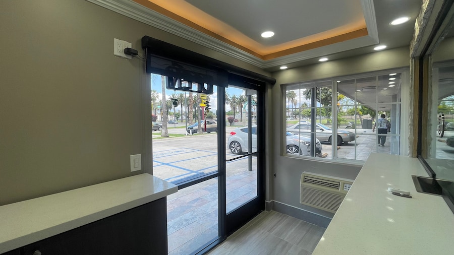 SimpleStay Suites - San Bernardino