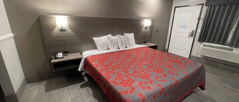 Egyptian cotton sheets, premium bedding, down comforters, pillowtop beds