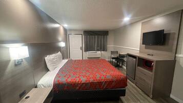 Egyptian cotton sheets, premium bedding, down comforters, pillowtop beds