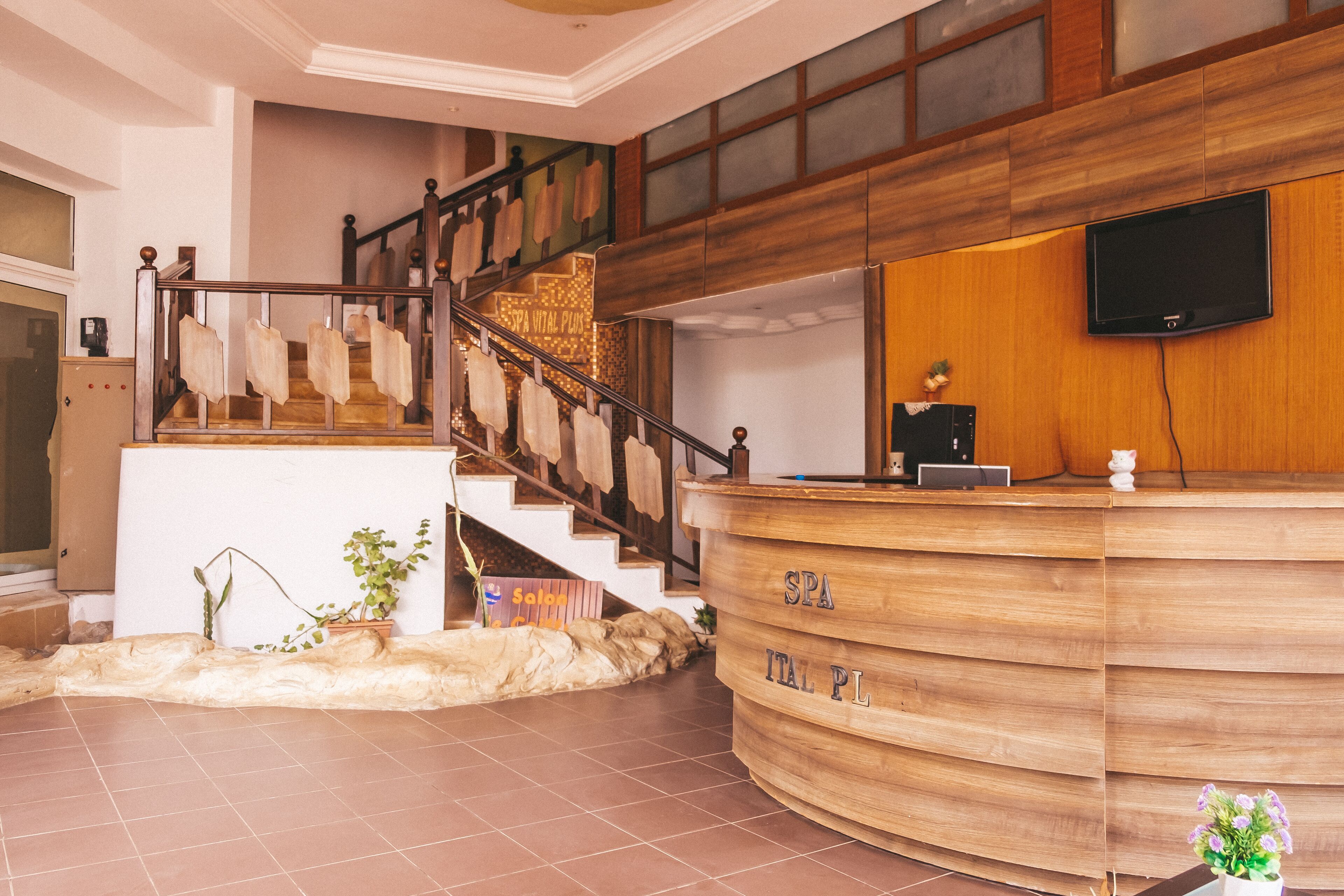 sauna, turkish bath/hammam, deep-tissue massages, swedish massages