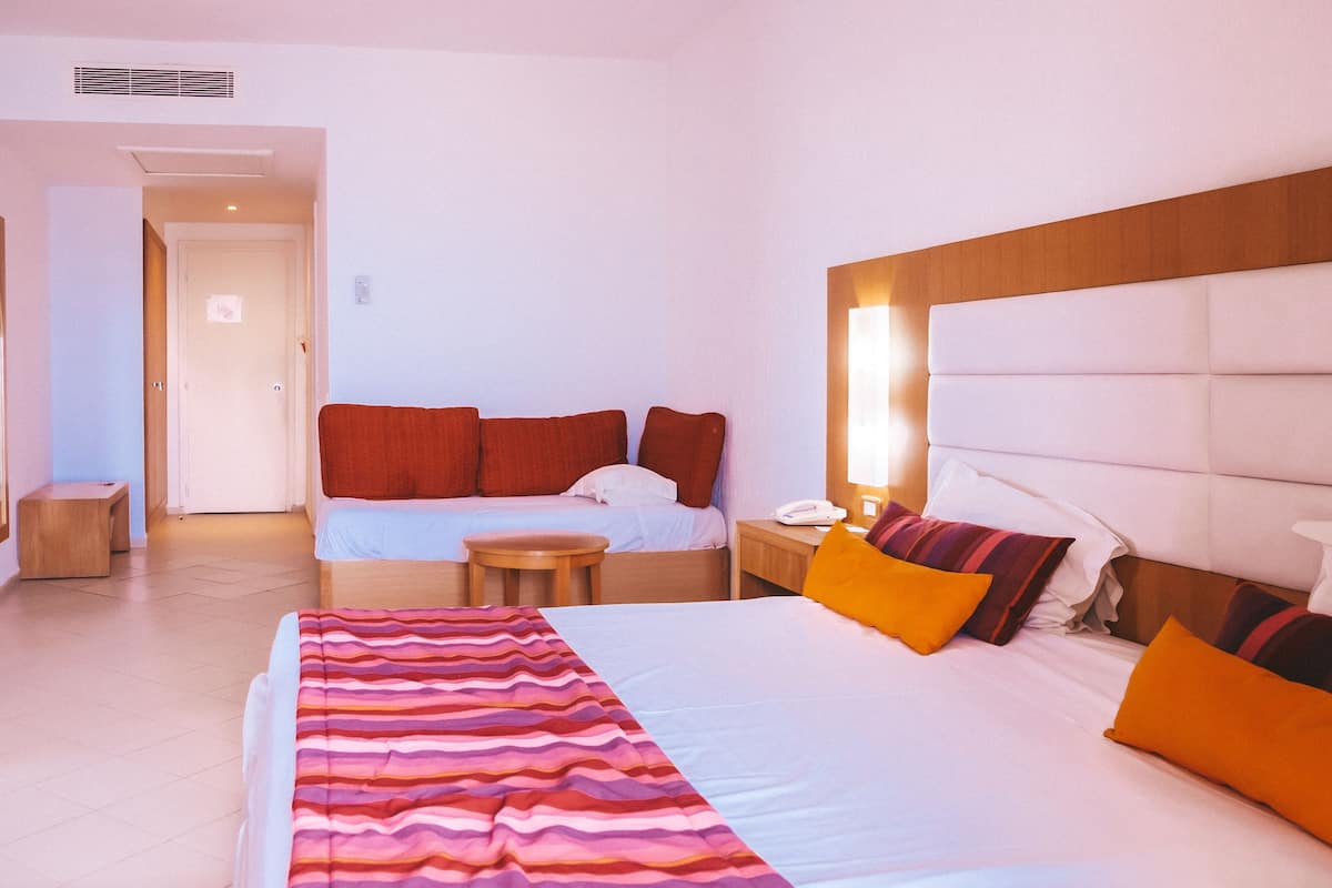 minibar, in-room safe, blackout curtains, bed sheets