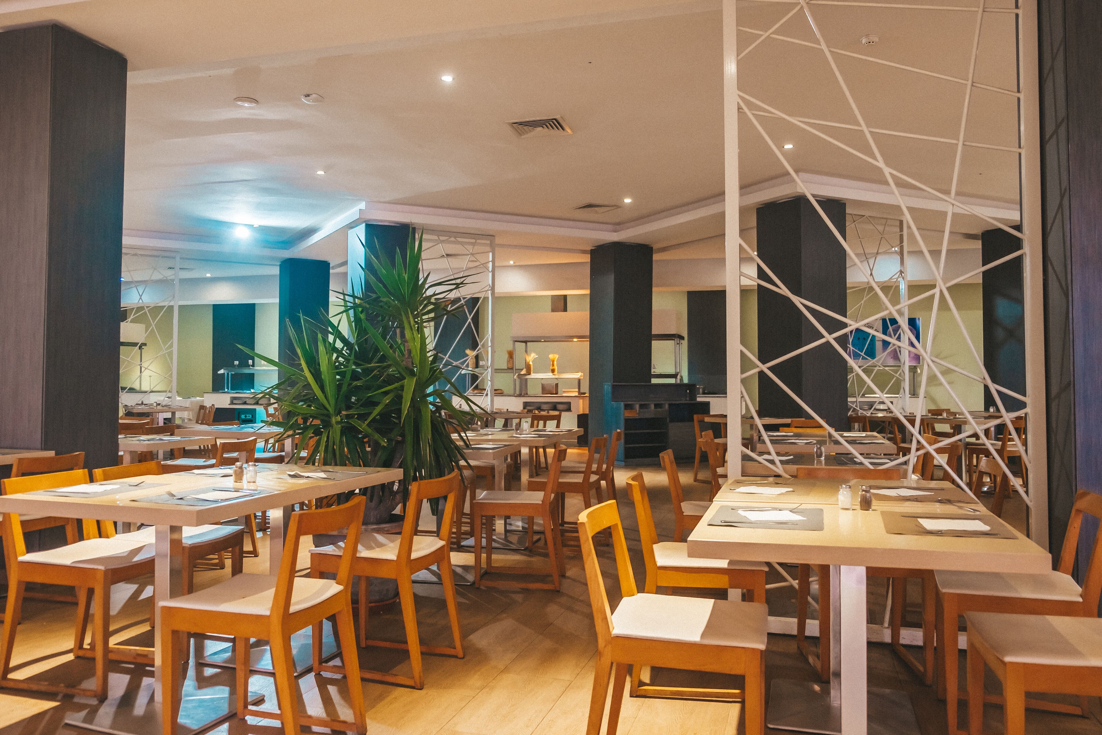 breakfast, lunch and dinner served