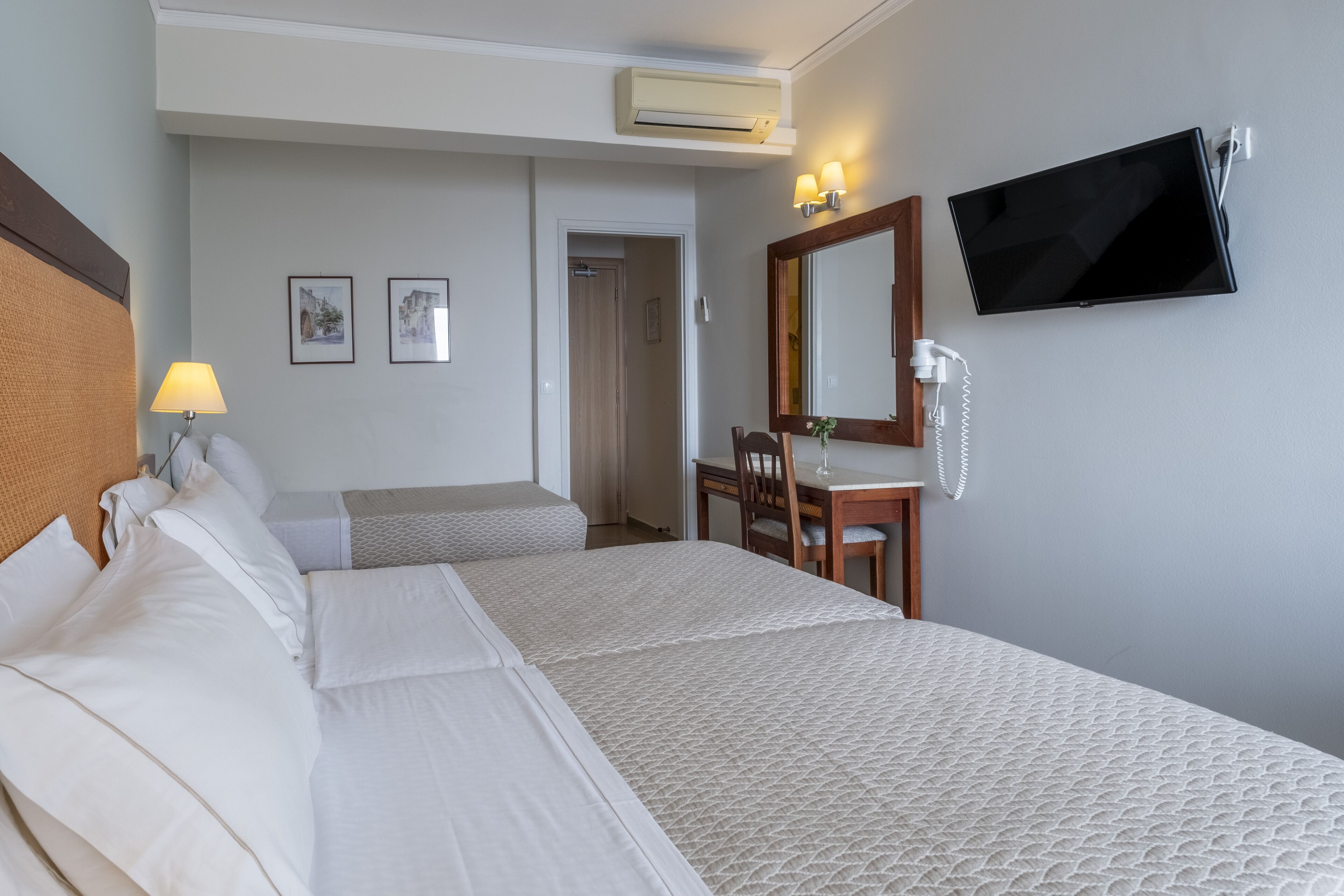 triple room, balcony, sea view | in-room safe, free cots/infant beds, free wifi, bed sheets