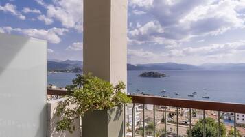 Dreibettzimmer, Balkon, Meerblick | Blick vom Balkon