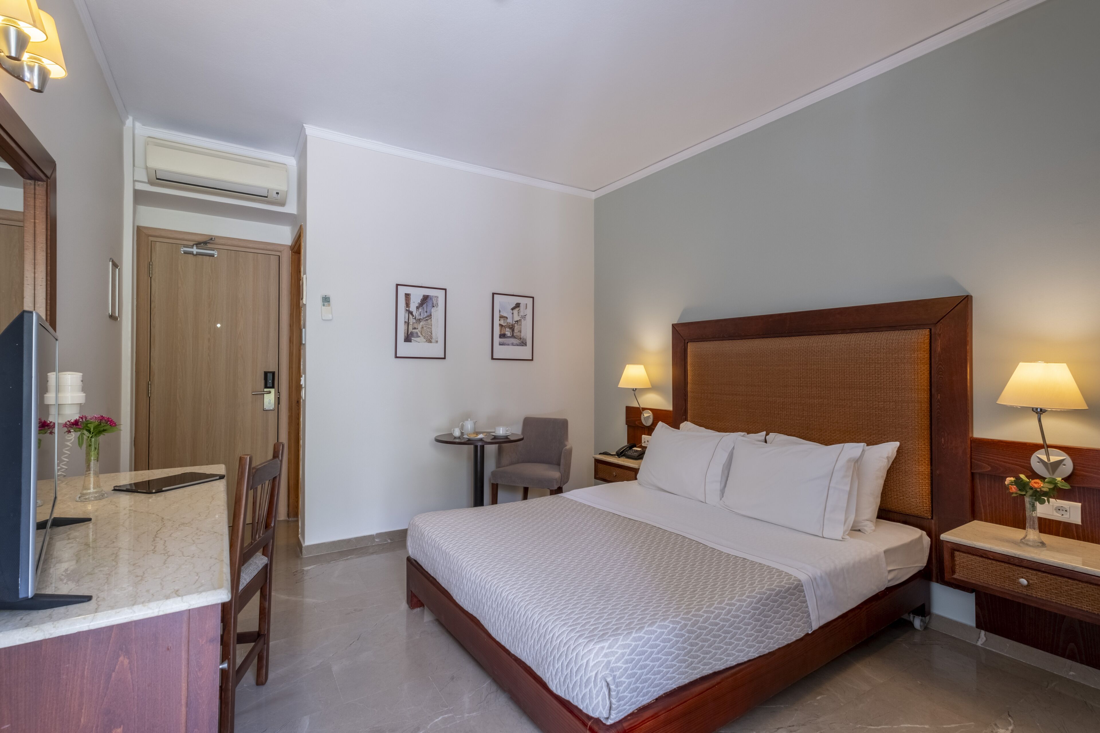 single room, balcony, garden view | in-room safe, free cots/infant beds, free wifi, bed sheets