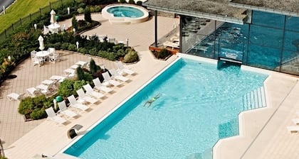 Alexandra Hotel