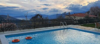 Apollonia Hotel
