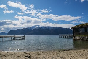 On the beach - Leikanger Fjordhotel - Unike Hoteller (Sogndal)