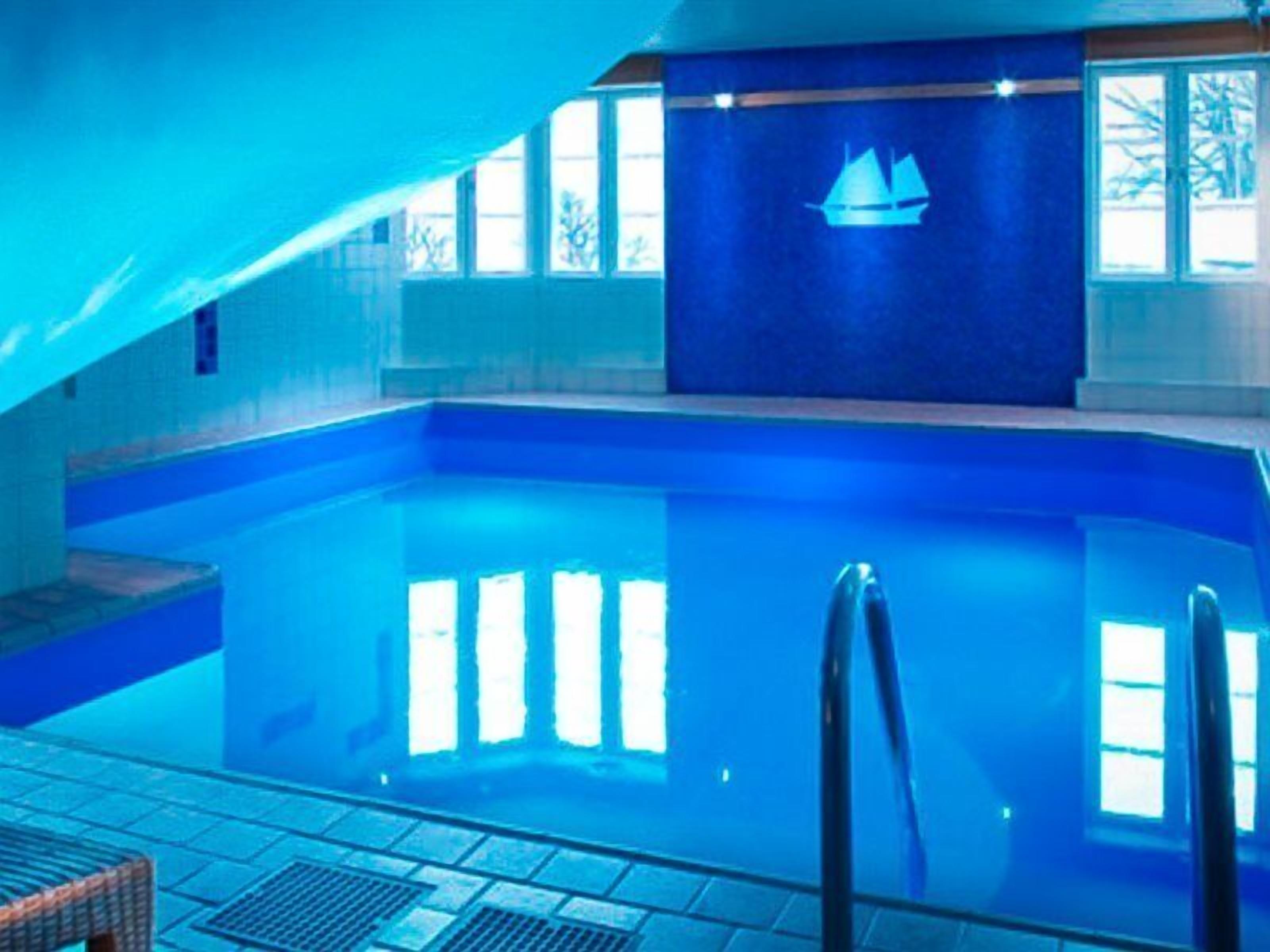 สระว่ายน้ำในร่ม