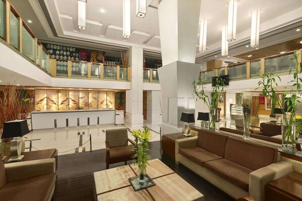 Lobby - Ramada by Wyndham Jaipur (Jaipur)