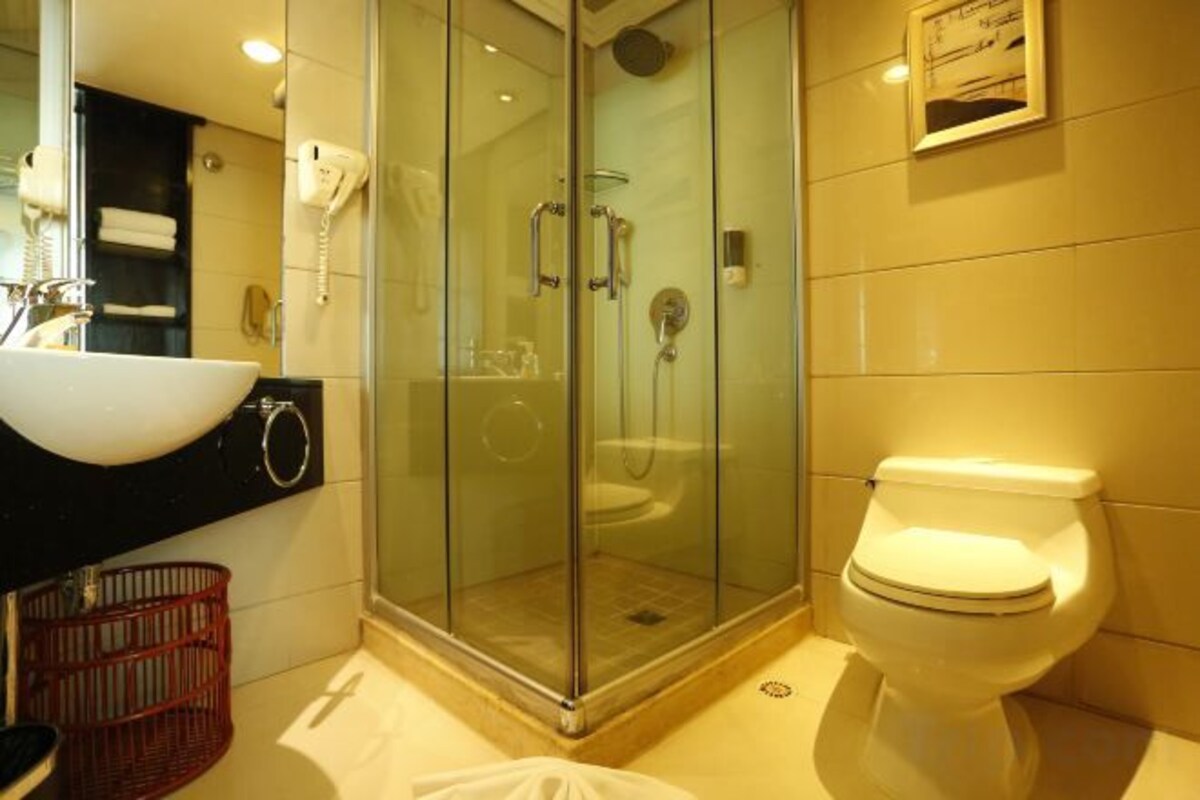 Bathroom | Free toiletries