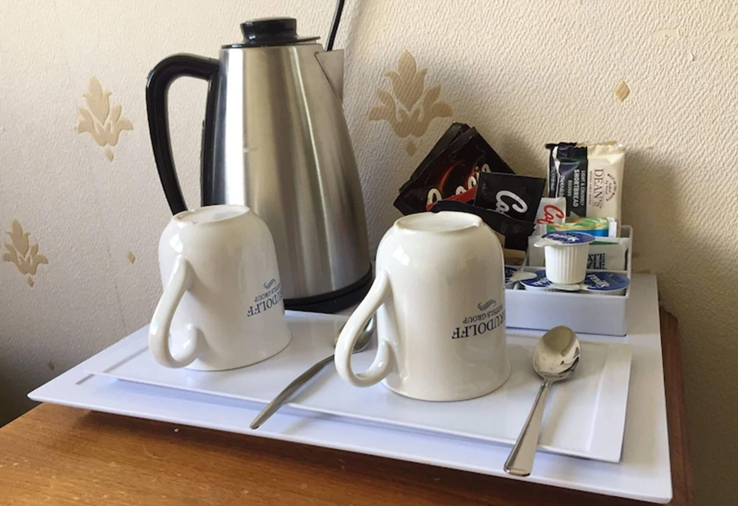 desk, iron/ironing board, free wifi