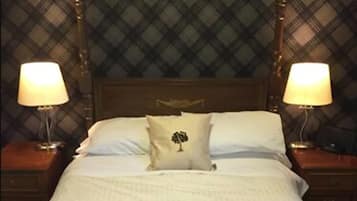 Quarto casal | Escrivaninha, ferros/tábuas de passar roupa, Wi-Fi de cortesia