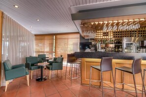 Bar (on property) - Ibis Styles Orange (Orange)