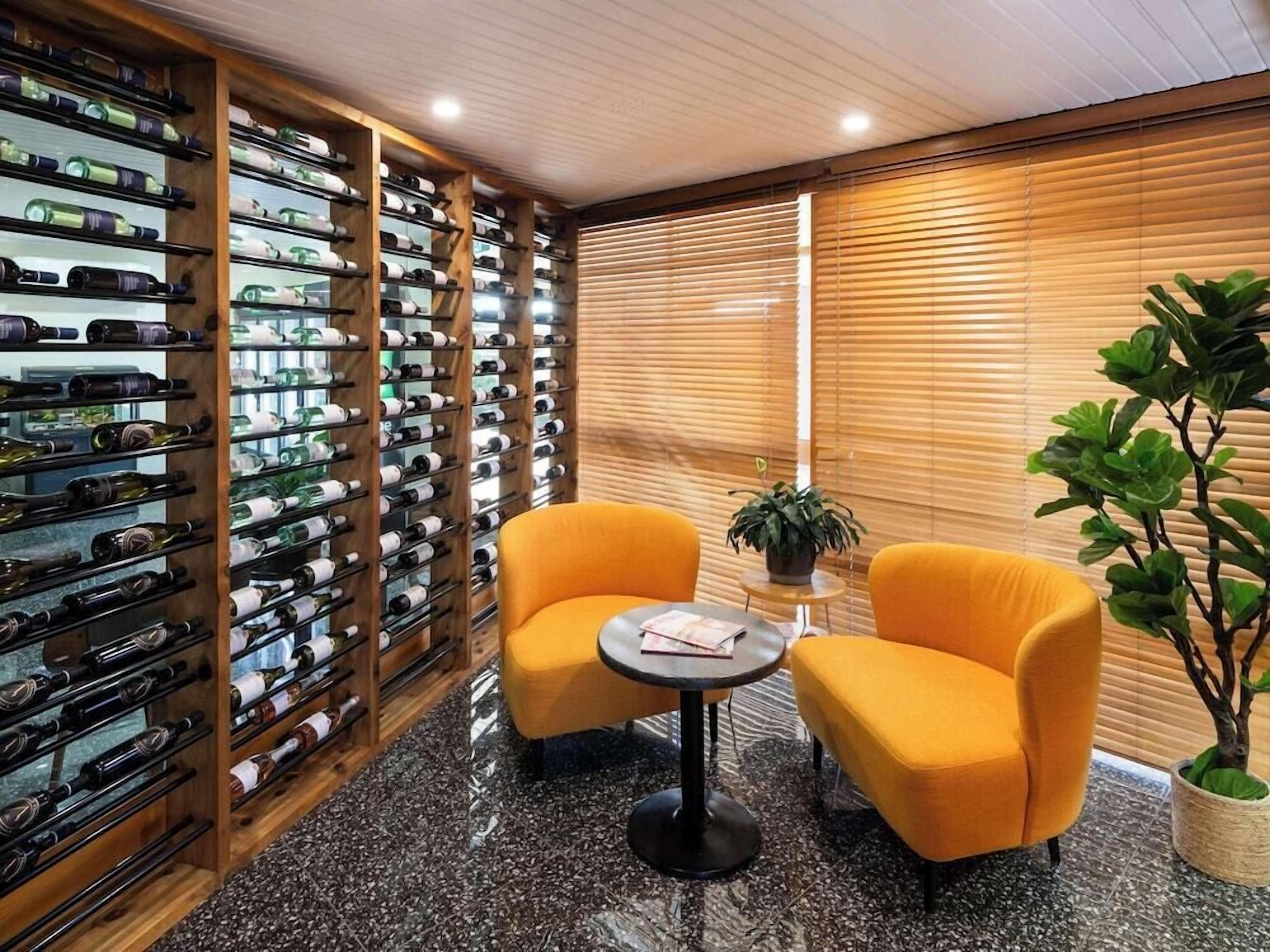 المنشأة من الداخل