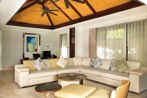 Cots/infant beds - Sheraton Sanya Yalong Bay Resort (SANYA)