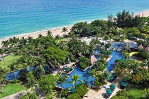Outdoor pool - Sheraton Sanya Yalong Bay Resort (SANYA)