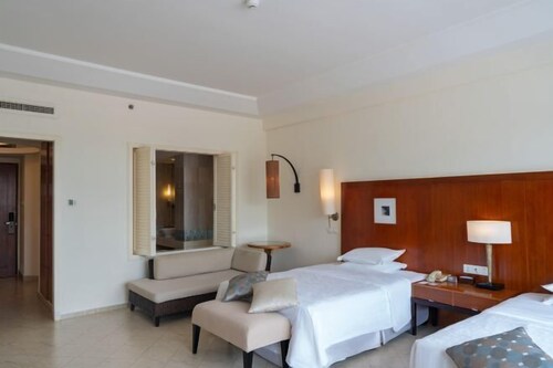 Sheraton Sanya Yalong Bay Resort