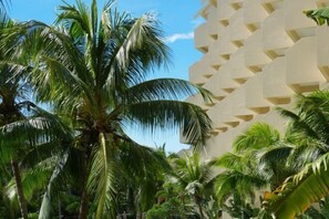 Outdoor pool - Sheraton Sanya Yalong Bay Resort (SANYA)