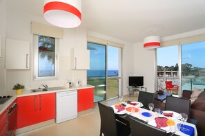 Apartment, 1 Schlafzimmer, Meerblick | Eigene Küche | Großer Kühlschrank, Mikrowelle, Ofen, Herdplatte