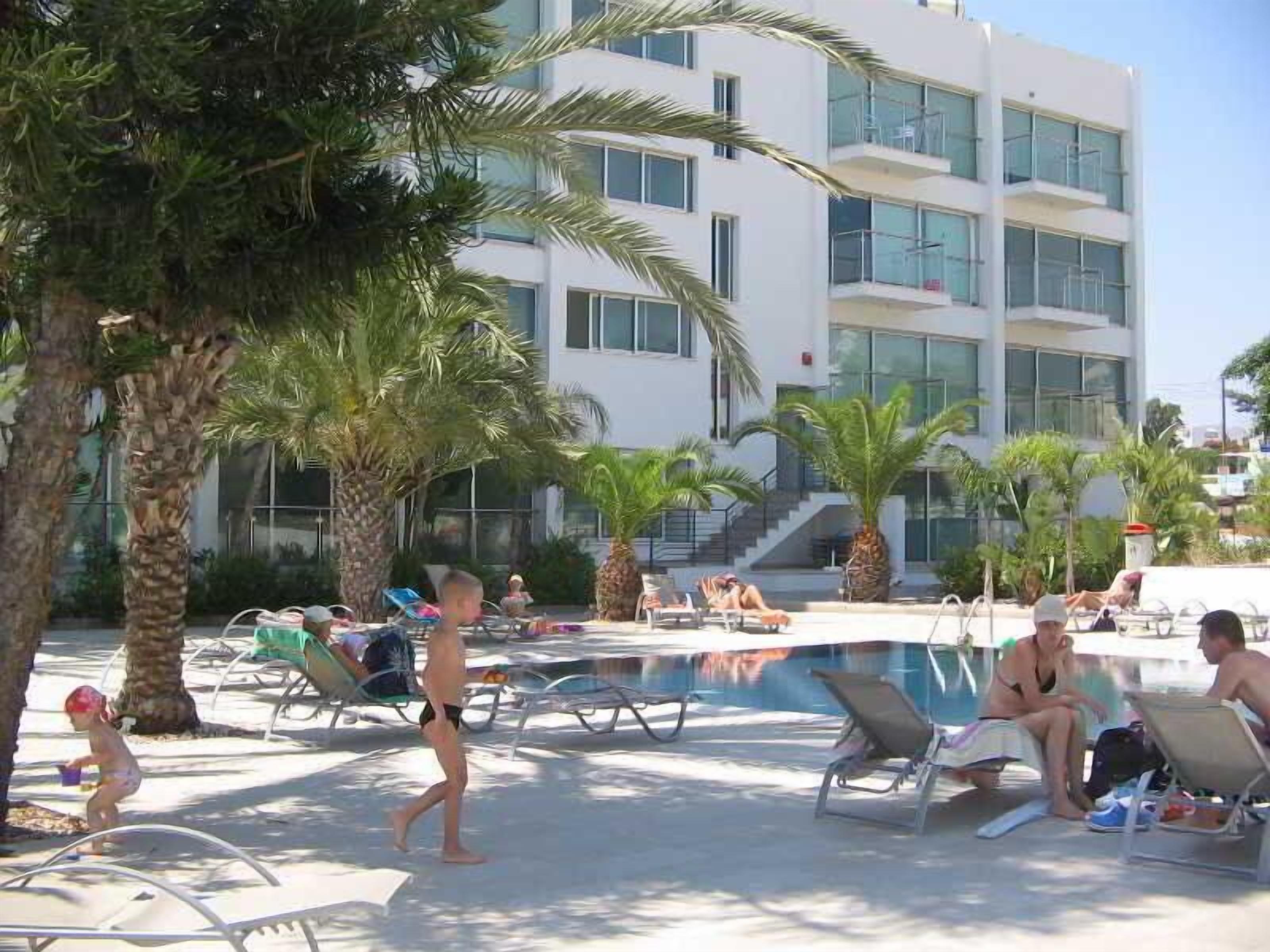 2 outdoor pools, pool umbrellas, sun loungers