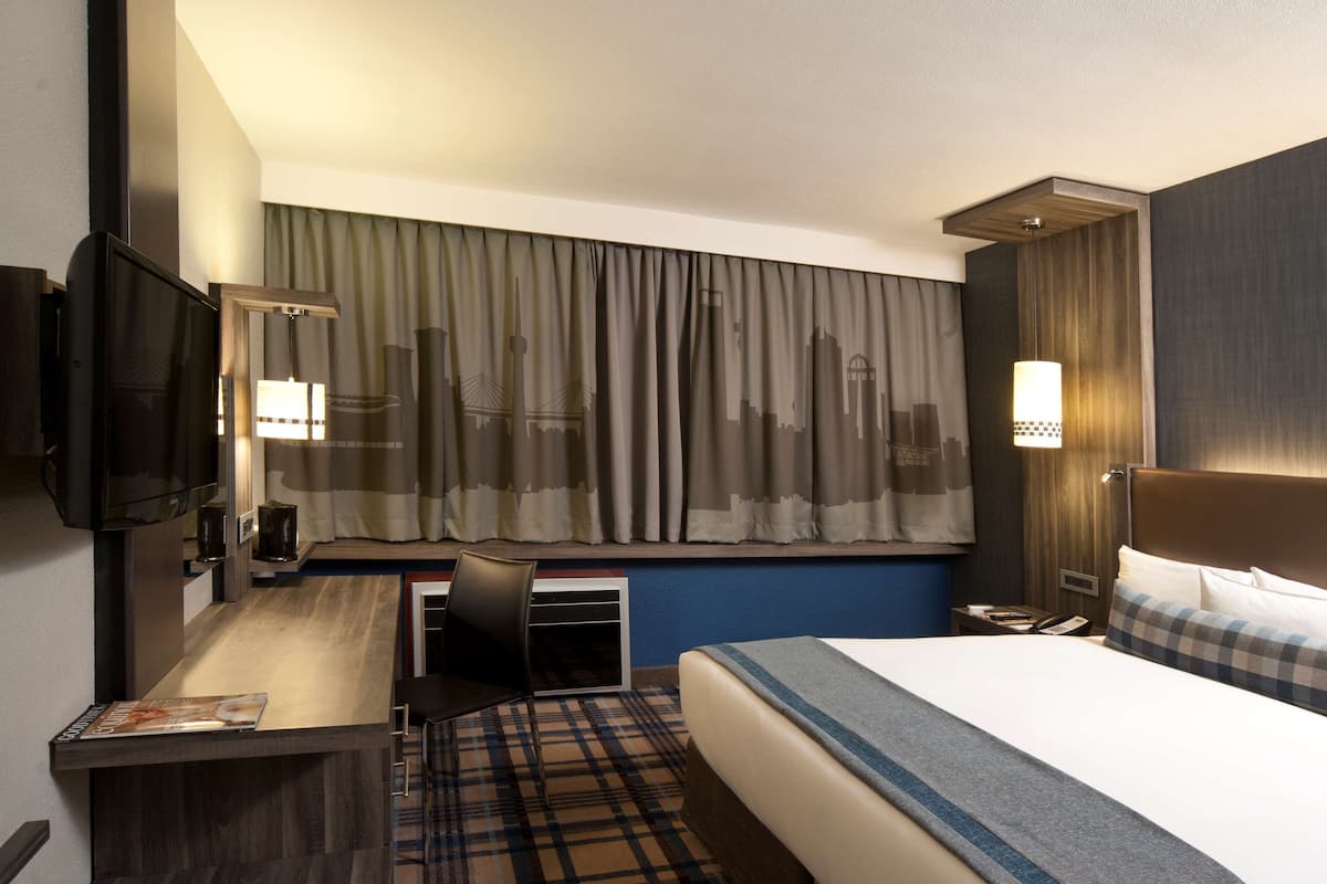 Quarto standard | Cofres nos quartos, escrivaninha, espaço de trabalho para notebook