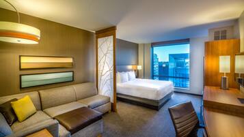 Zimmersafe, Schreibtisch, laptopgeeigneter Arbeitsplatz