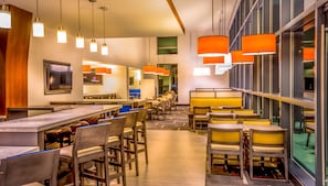 2 restaurants, American cuisine
