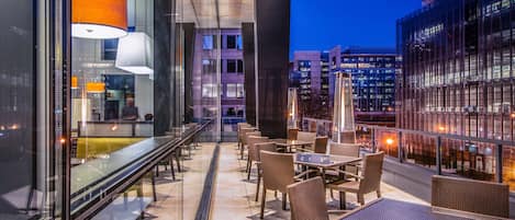 2 restaurants, American cuisine