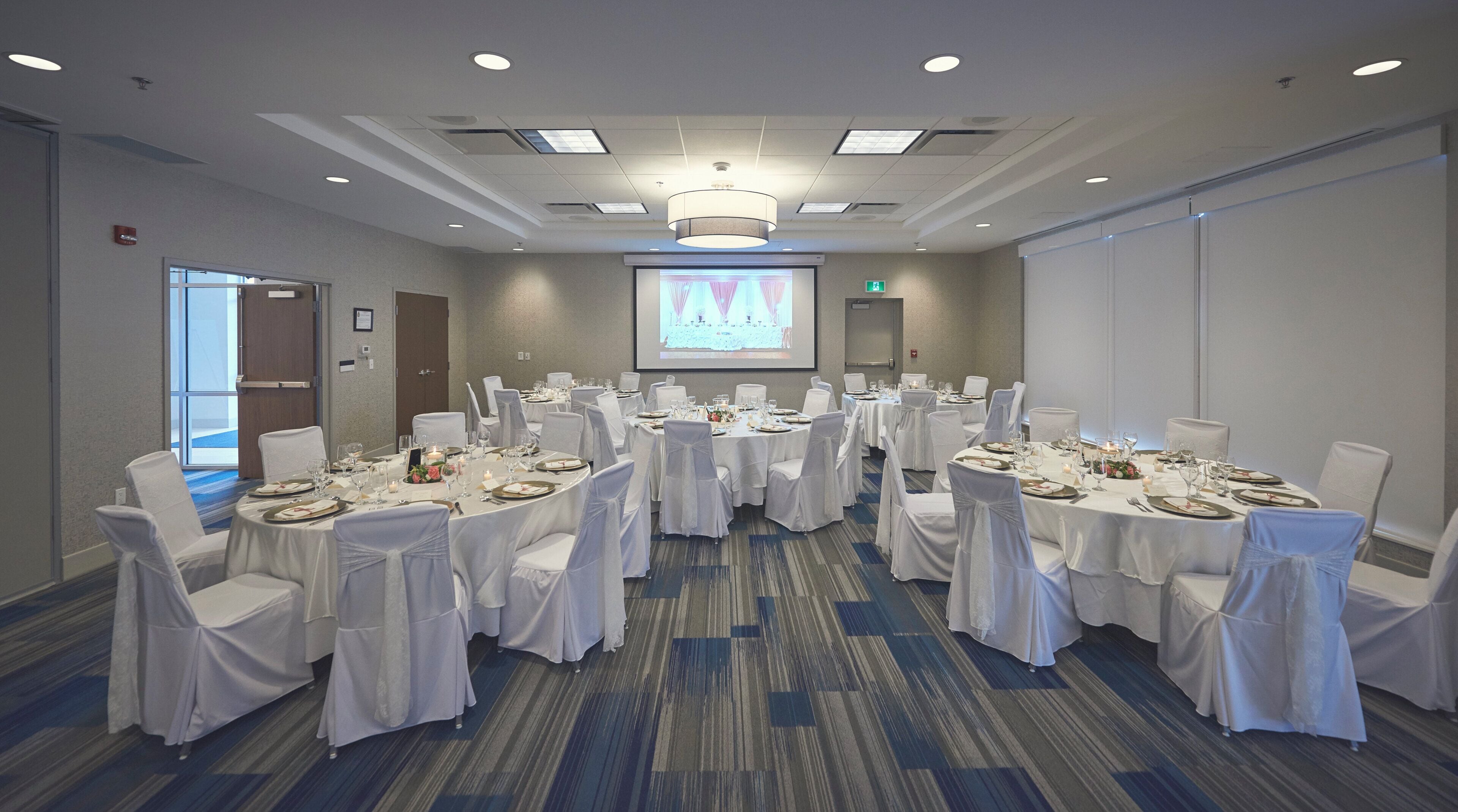 Photo - Holiday Inn Express & Suites St. John S Airport, An Ihg