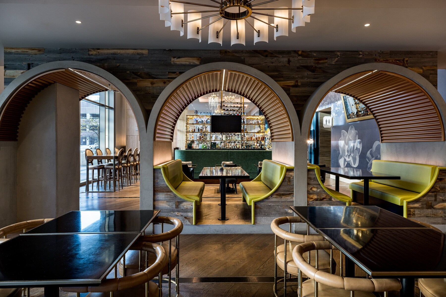 2 restaurants; breakfast, lunch, dinner, and brunch served
