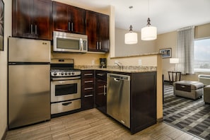 Fridge, microwave, stovetop, dishwasher - Towneplace Suites by Marriott Houston Galleria Area (Houston)