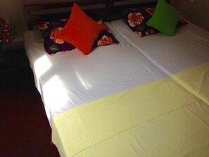 Free WiFi, bed sheets
