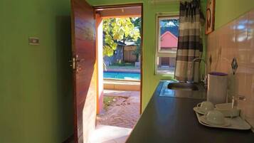 Executive Double or Twin Room, 1 Bedroom, Non Smoking, Pool View | Private kitchen