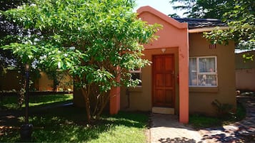 Family House, 2 Bedrooms, Pool View | 1 bedroom, in-room safe, individually decorated, individually furnished