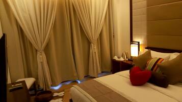 1 bedroom, premium bedding, minibar, in-room safe