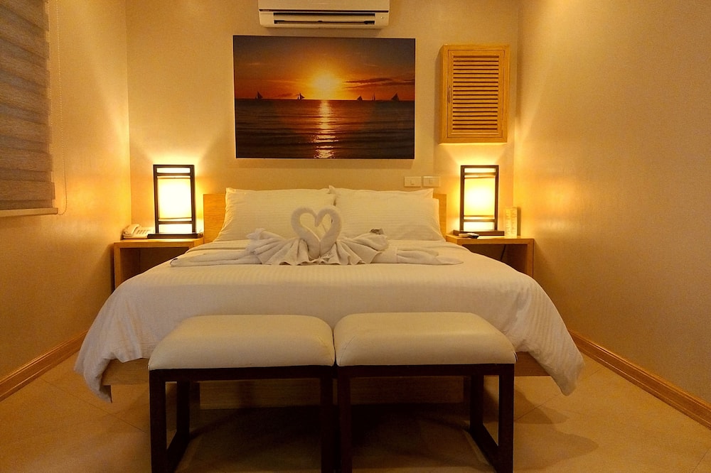 Shore Time Hotel