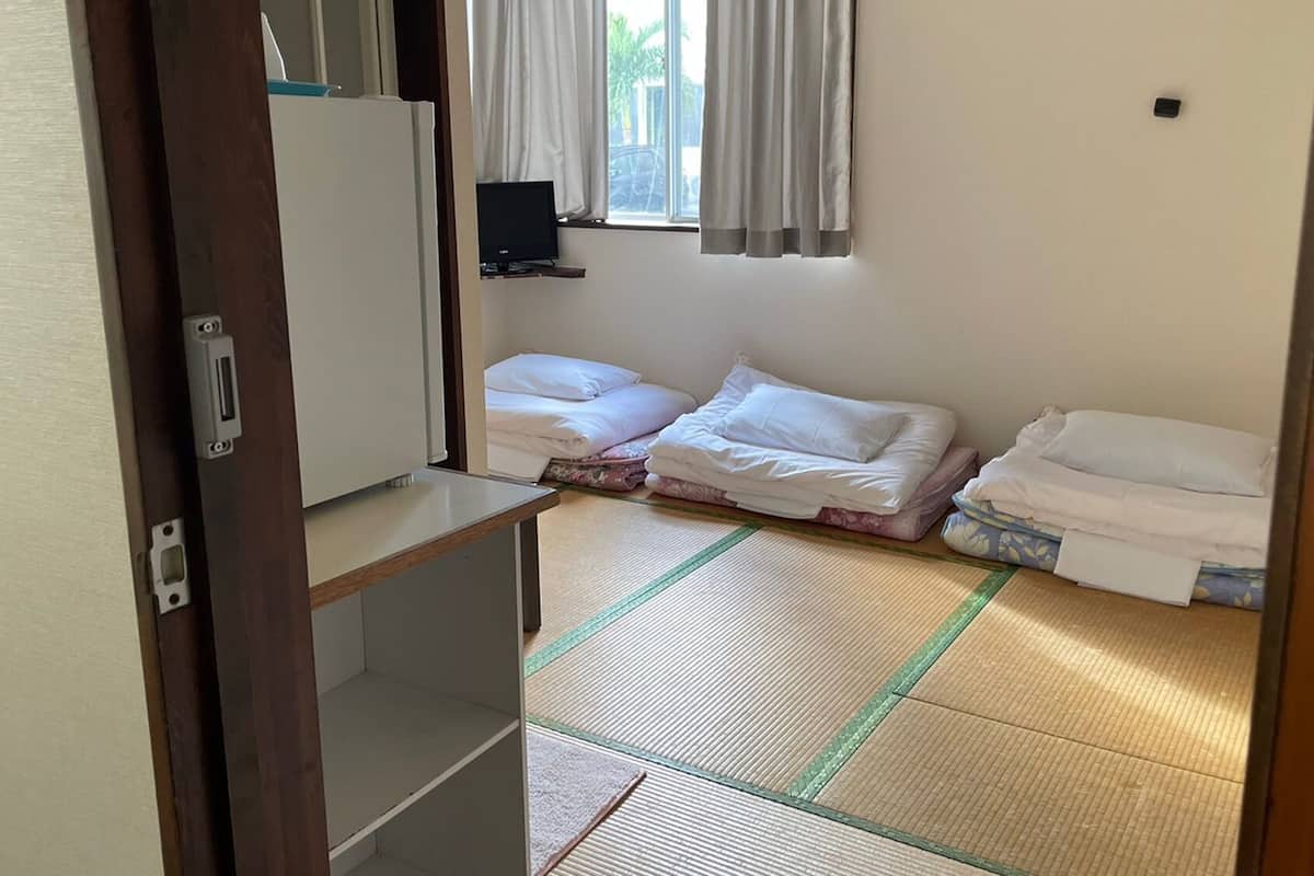 Free WiFi, bed sheets