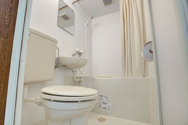 Bathroom | Combined shower/tub, deep soaking tub, hair dryer, towels