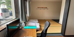 Family Room, Non Smoking | Wi-fi percuma, cadar katil 