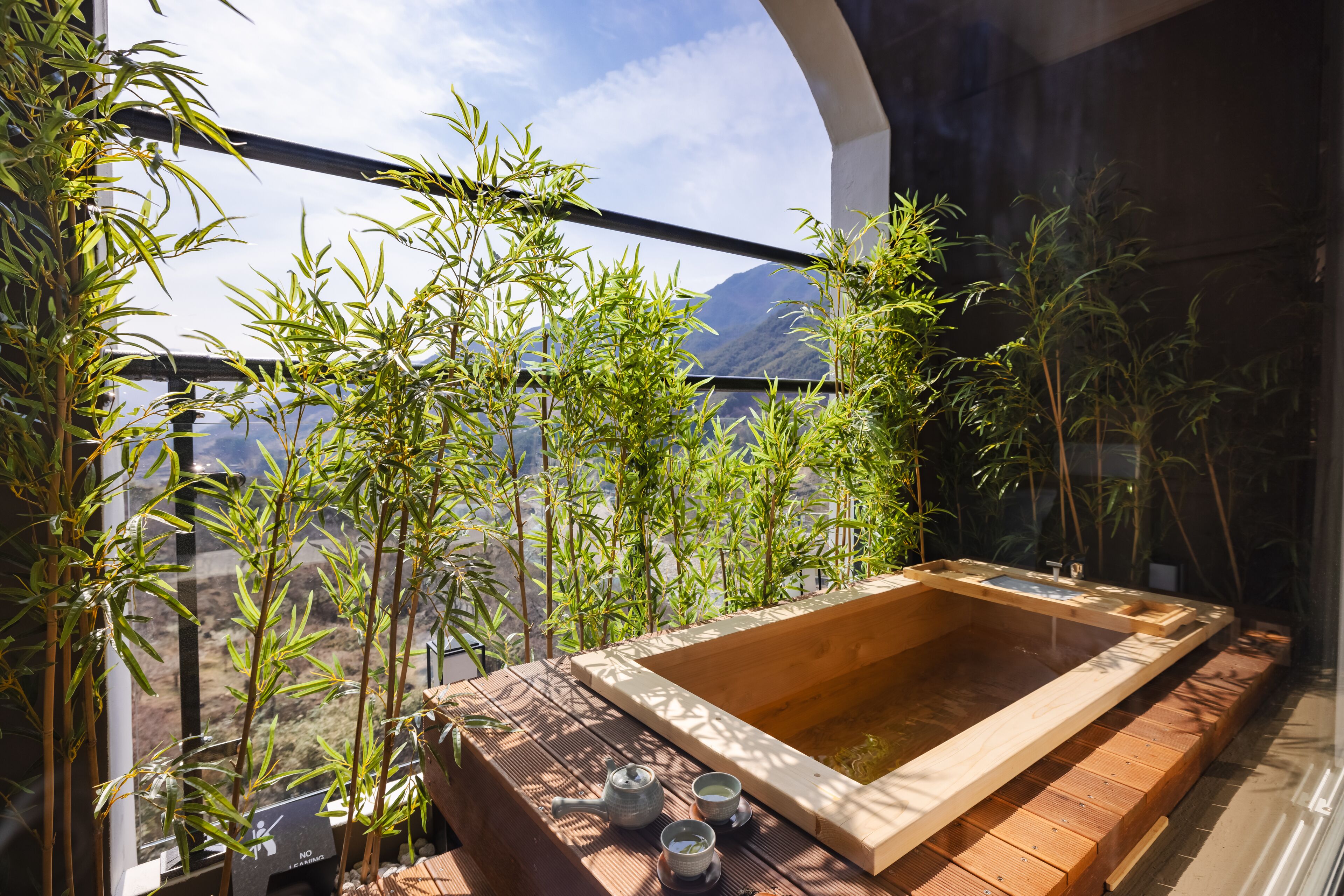 deluxe spa(no cooking) | 1 bedroom, blackout curtains, soundproofing, free wifi