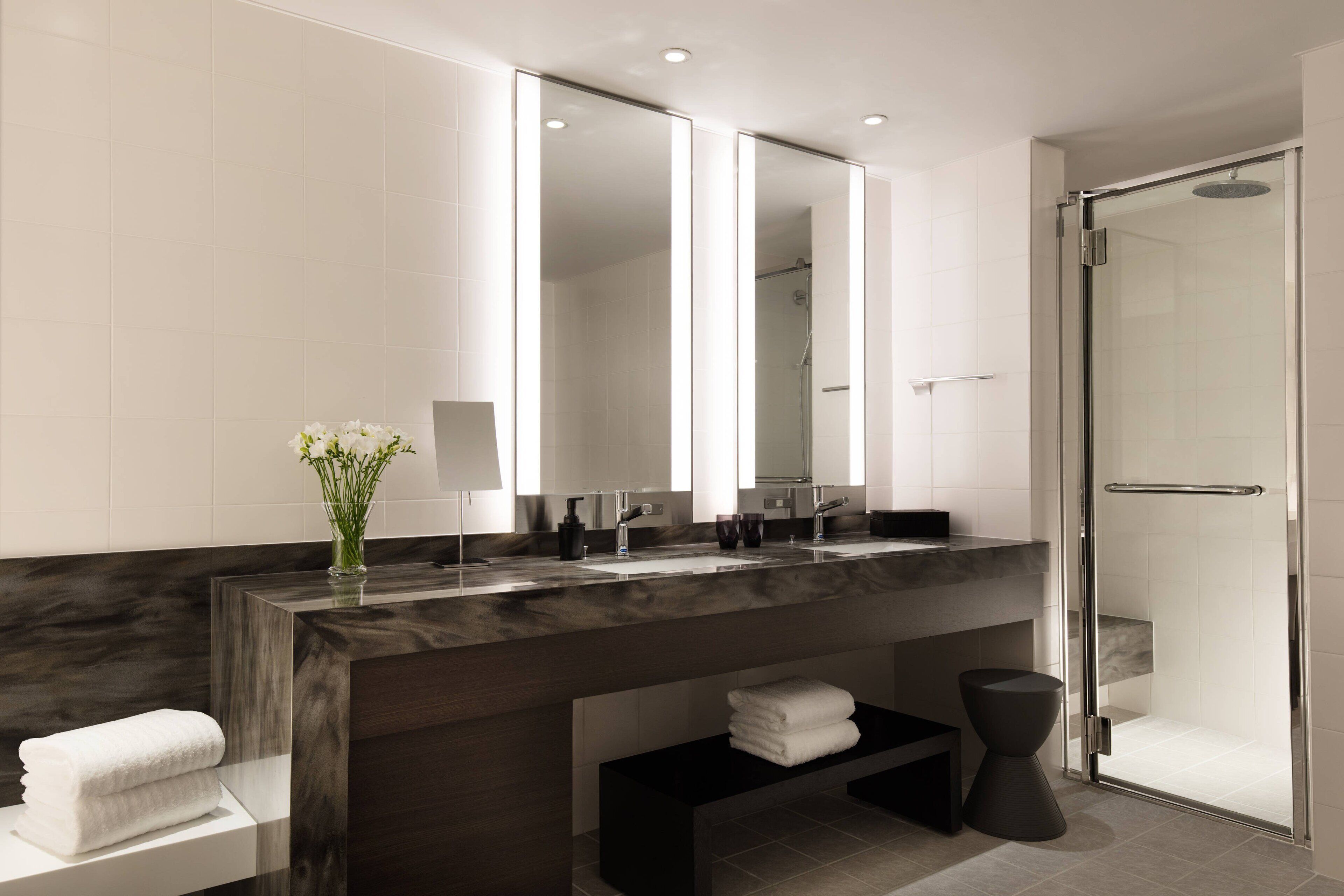 combined shower/bathtub, free toiletries, hair dryer, slippers