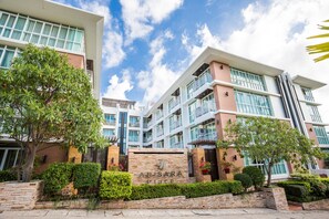 Front of property - Arisara Place (Koh Samui)