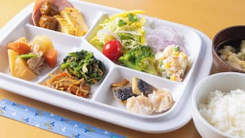 Daily buffet breakfast for a fee