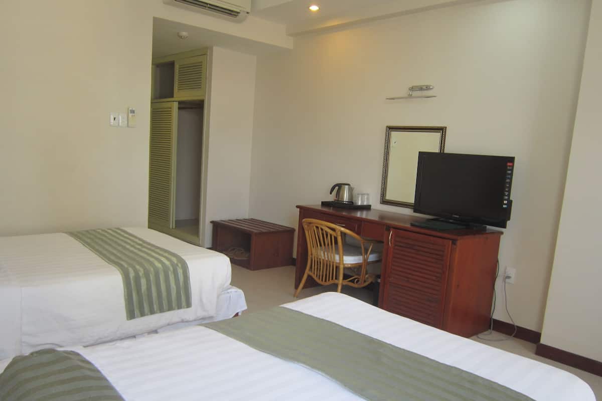 Minibar, in-room safe, desk, laptop workspace